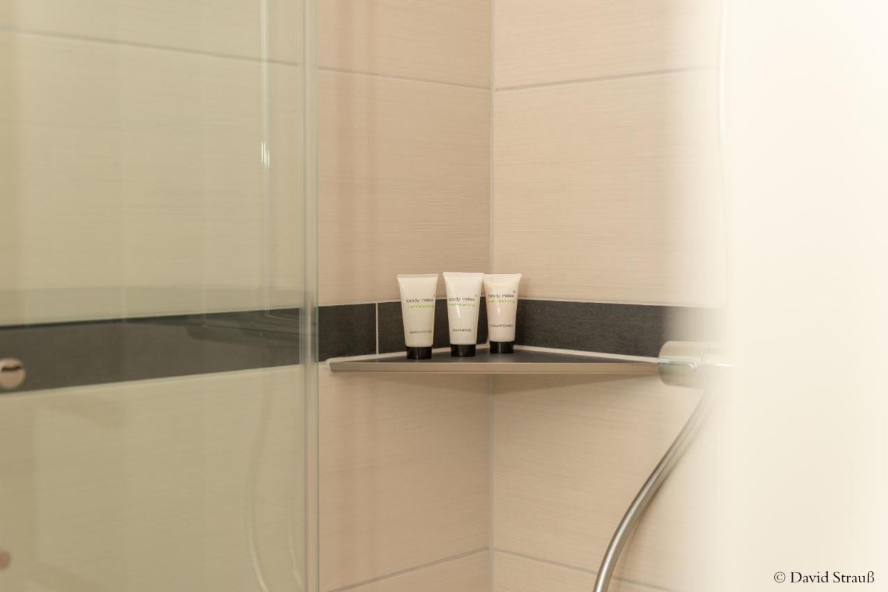 Hotel Wasserschloesschen Наумбург Экстерьер фото